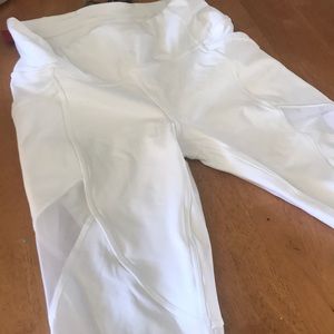 NEVERWORN lululemon sz.8 run smoothly crop legging